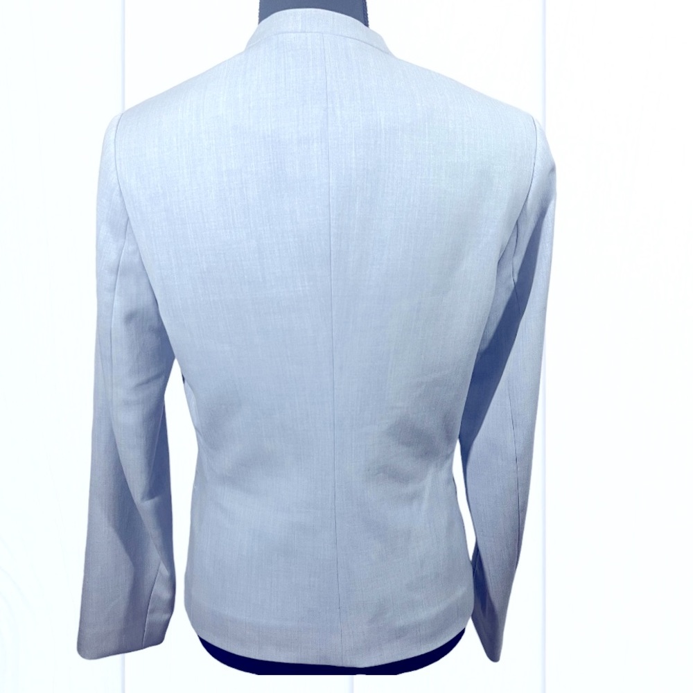 H&M light blue blazer jacket size 4. In excellent condition - Picture 2 of 2